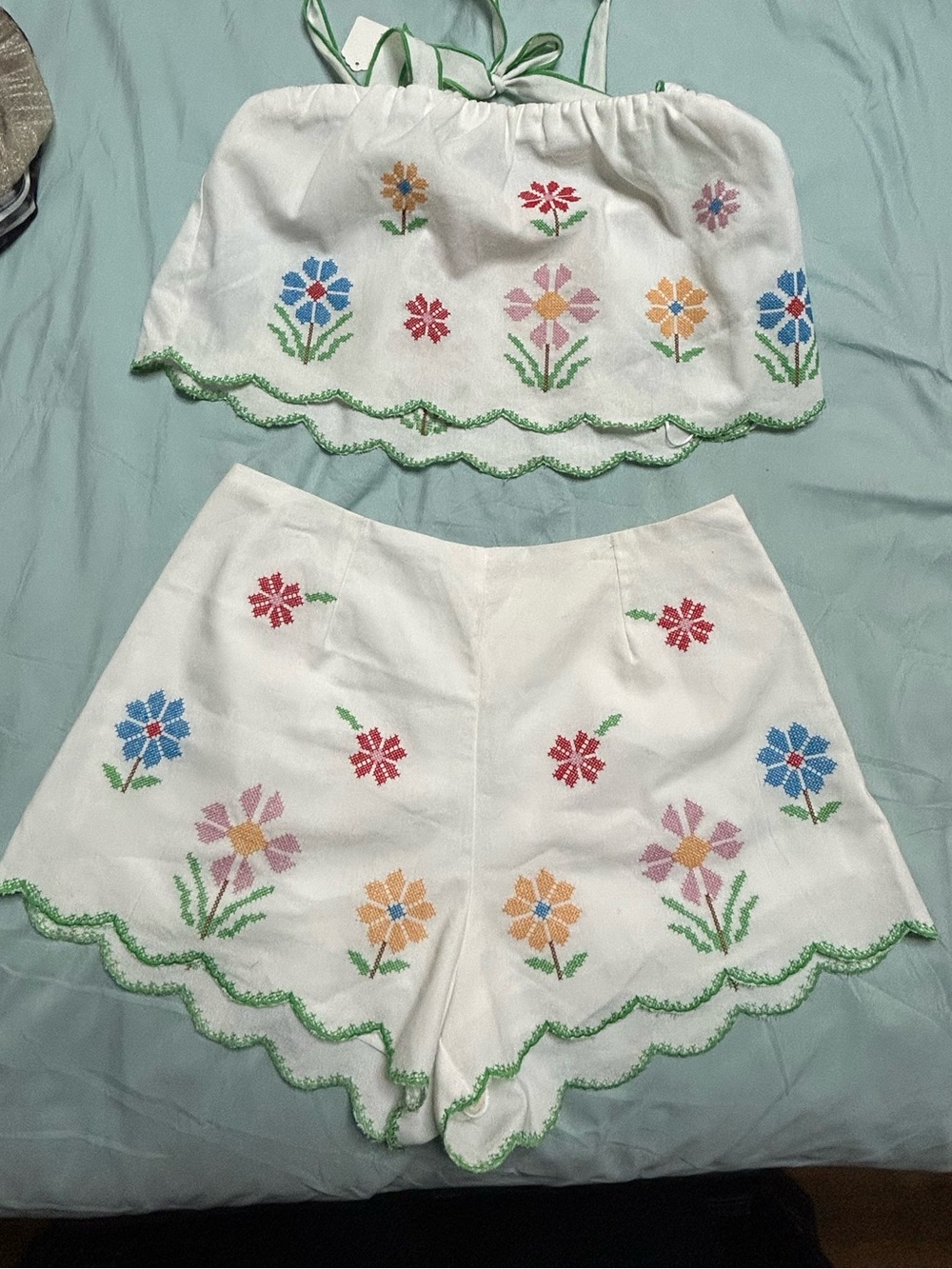 White High-Waist Embroidered Floral Shorts